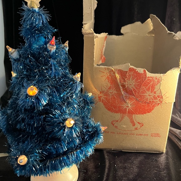 Vintage Blue Tinsel Glolite Christmas Tree With Damaged Box - Picture 4 of 5